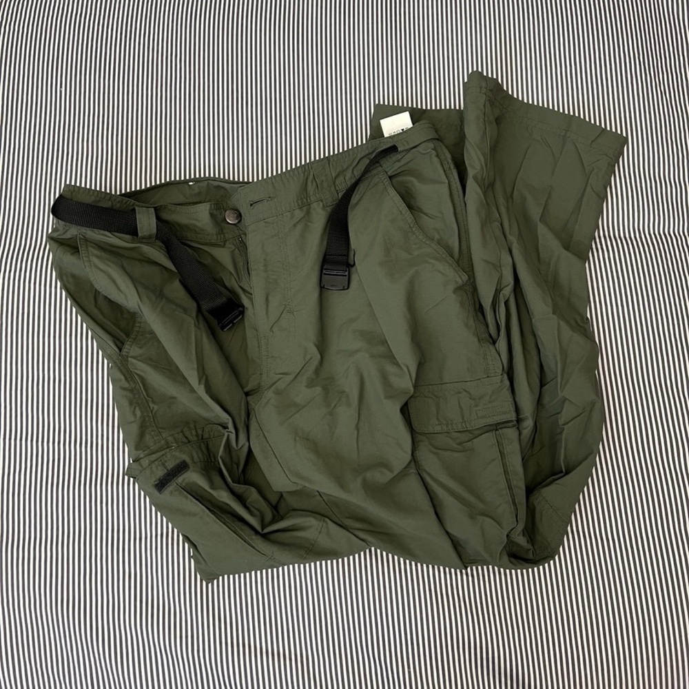 Columbia Omni-Shield Men’s Convertible Cargo Pants - Size 36W 32L, Olive Green